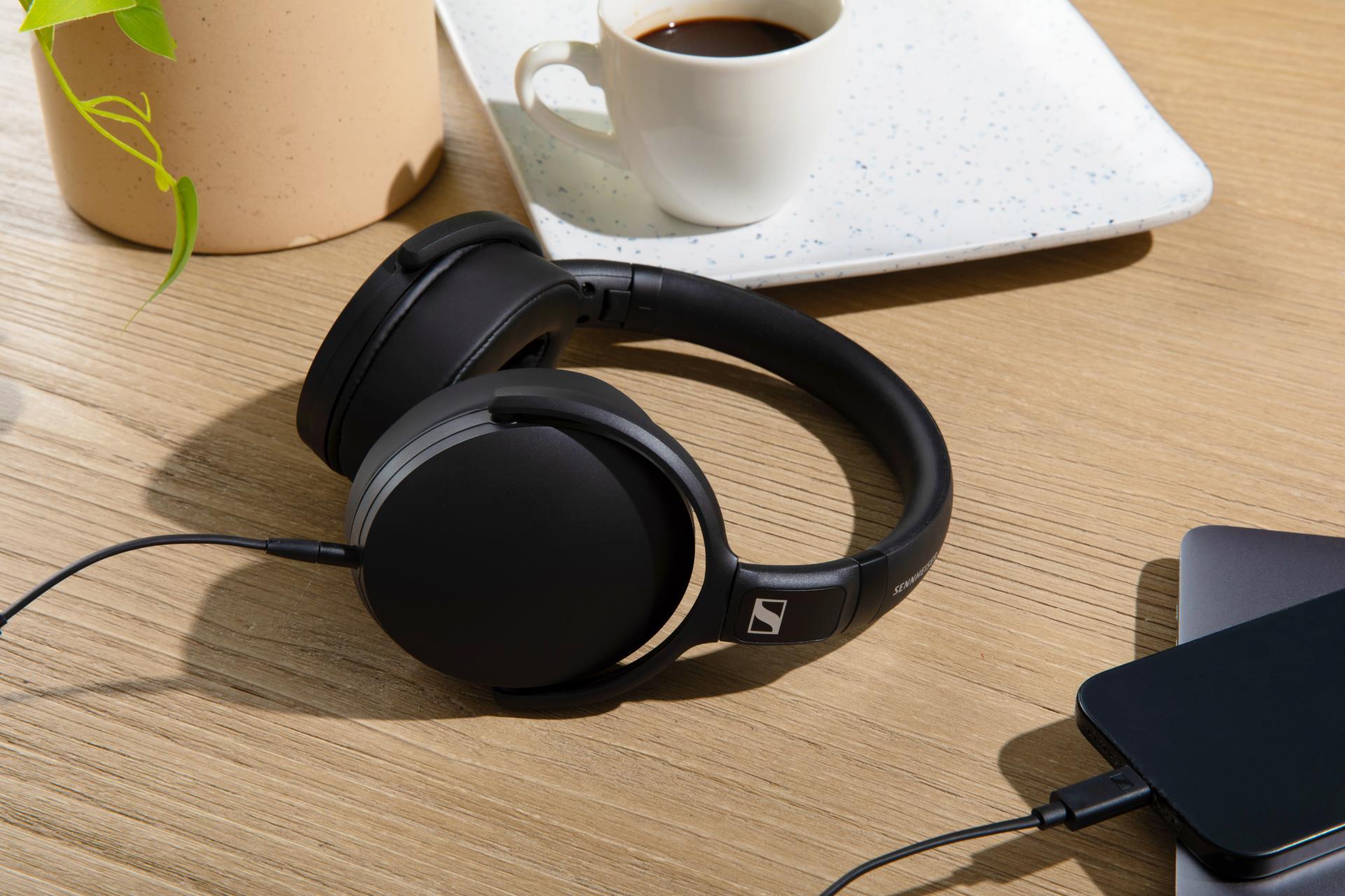 Sennheiser CX 80U & HD 400U | USB-C earbuds and headphones
